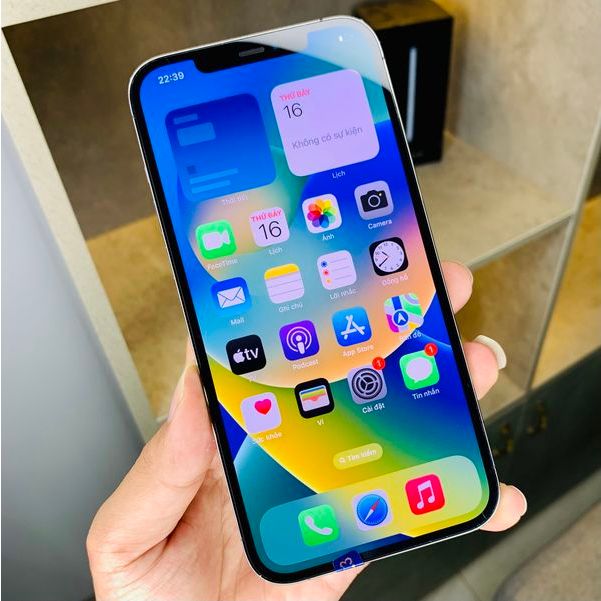 12 Pr m- Hàng chính hãng còn mới 94% bản đẹp- Tặng kèm sạc và tai nghe- Bảo hành 12T