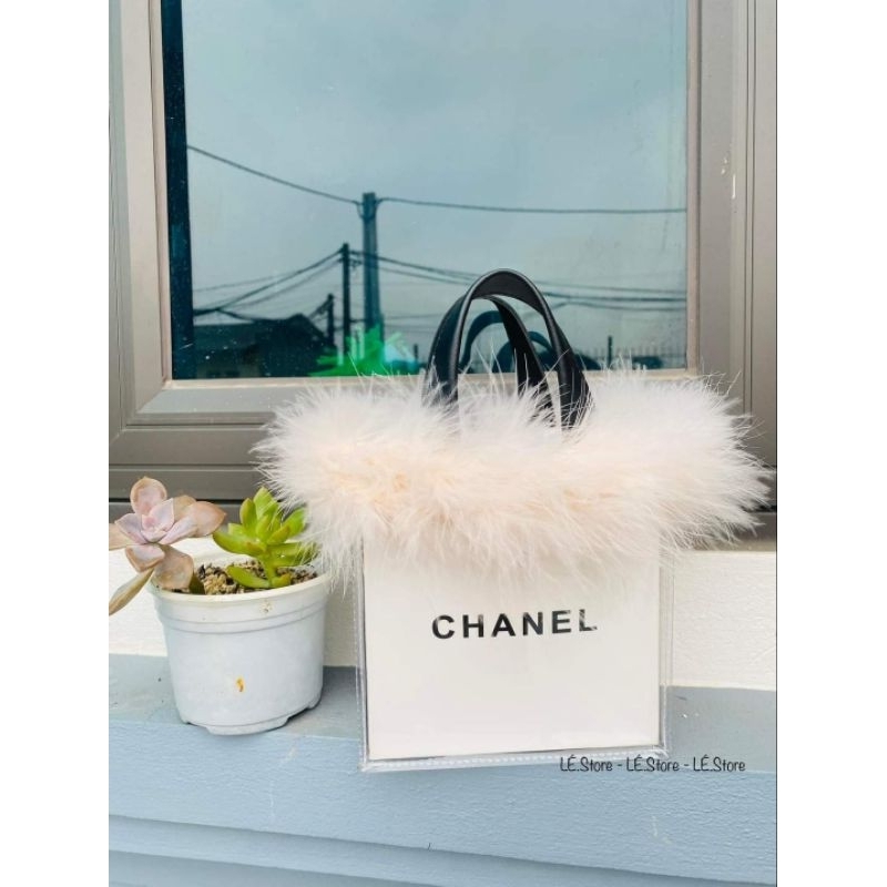 Túi Giấy Custom Cha Nel Lông Vũ