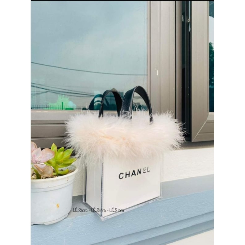 Túi Giấy Custom Cha Nel Lông Vũ