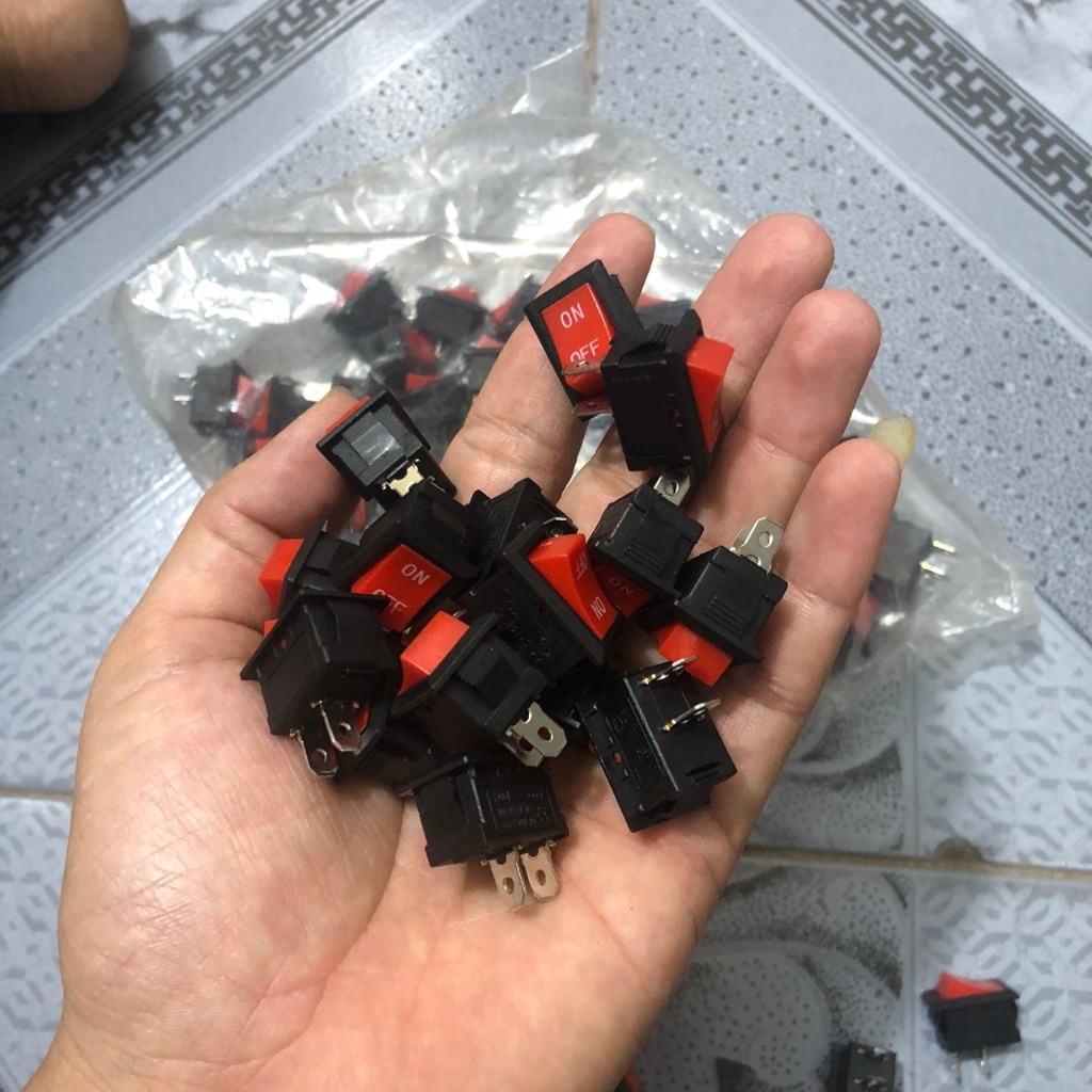 Công tắc bâp bênh 3A 250V giá tốt