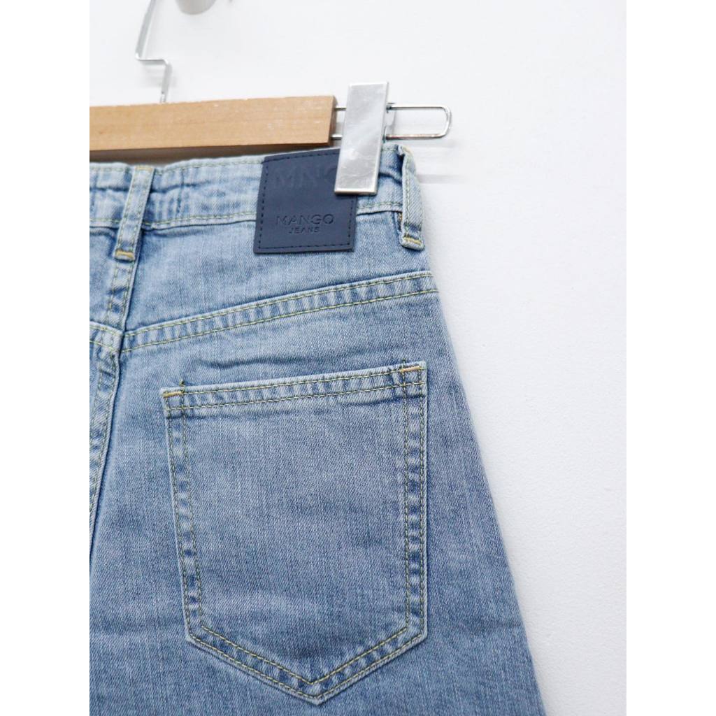 C3525 -	Quần short jean lai cắt, trơn