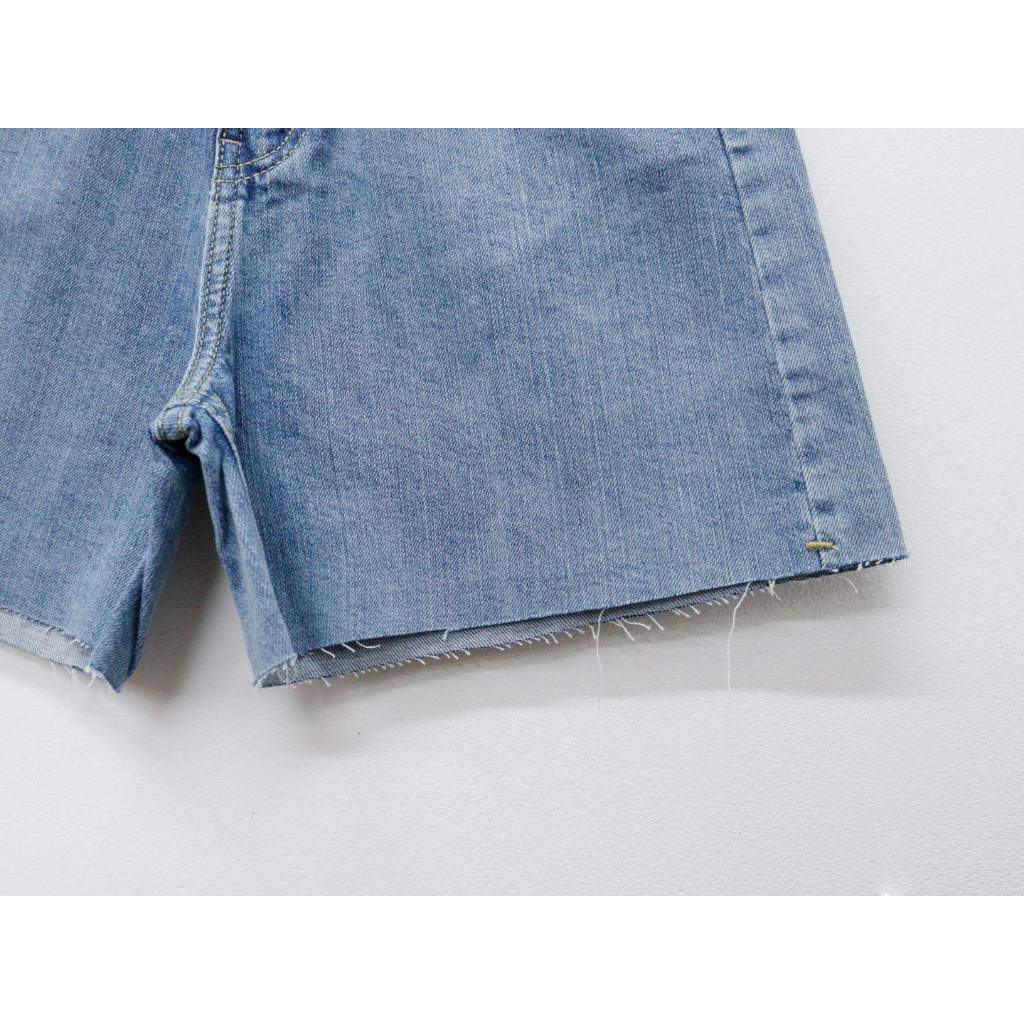 C3525 -	Quần short jean lai cắt, trơn