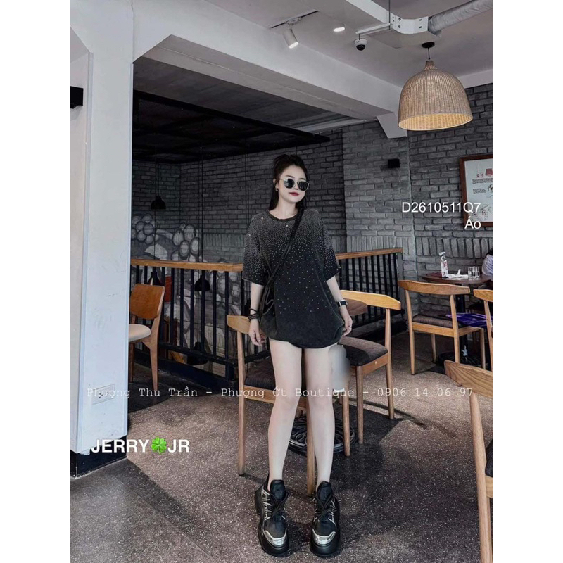 Áo thun tay ngắn form rộng đính đá cá tính!