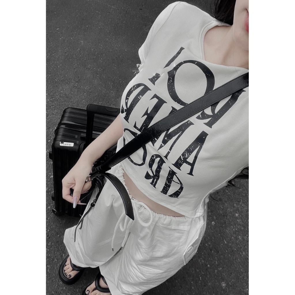SÉT BỘ ÁO THUN IN CHỮ SAU LƯNG CẮT OUT THẮT DÂY CÁ TÍNH QUẦN KAKI DÀY ĐẸP CẠP THẮT DÂY LẠ MẮT-CH