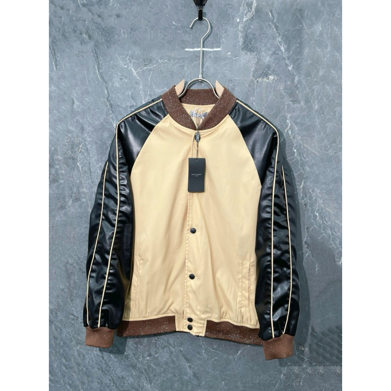 Áo Khoác Gió Nam In Họa Tiết Sau Lưng tinh tế, đẹp, nét - Áo Khoác Nam Phối Hai Màu độc đáo