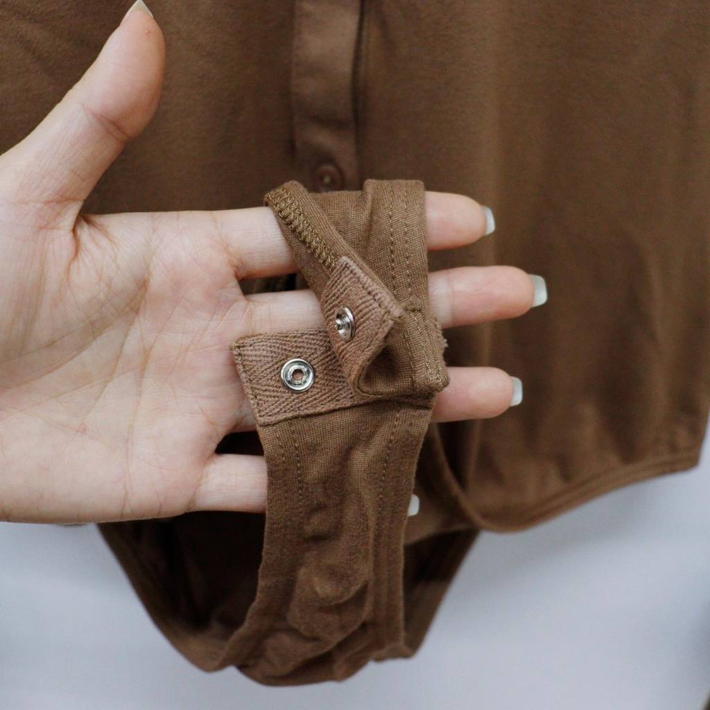 C3538 - 	Bodysuit sơ mi tay dài túi trước trơn