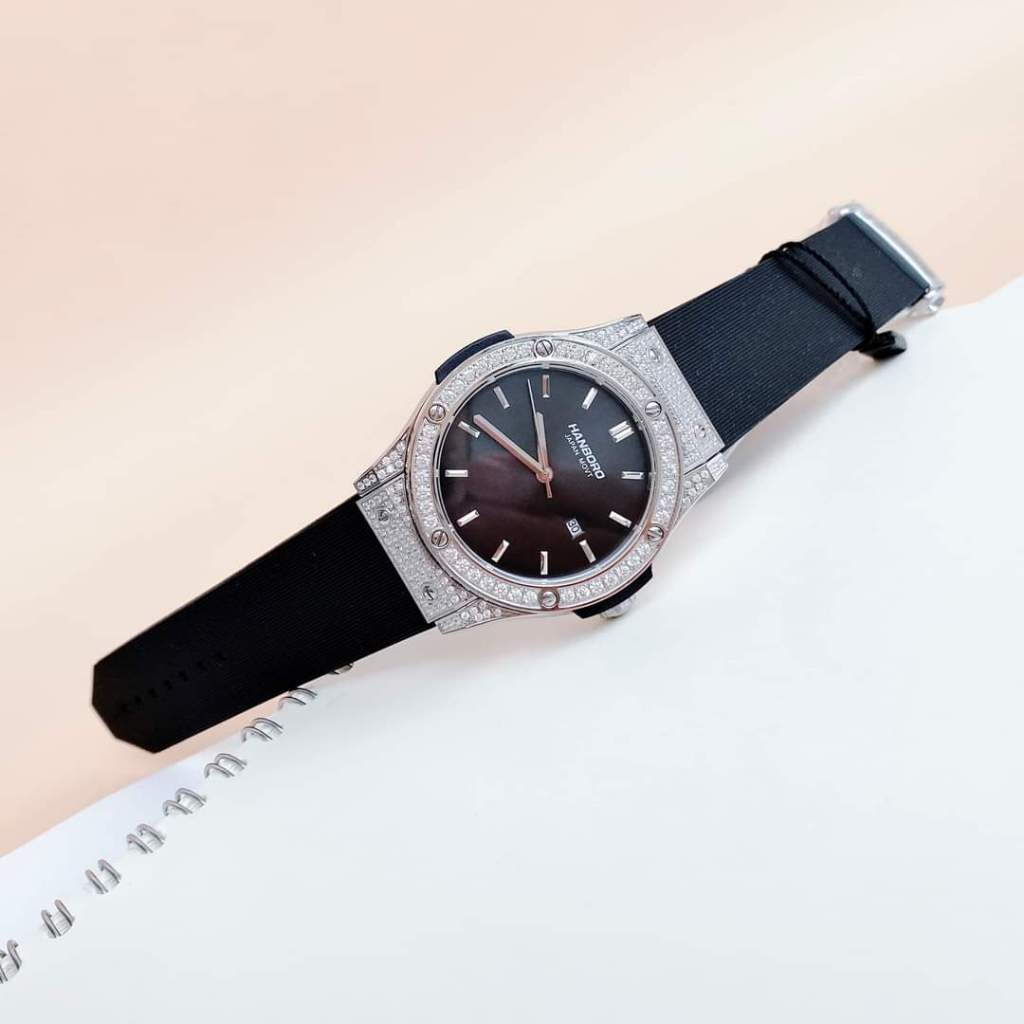 Đồng Hồ Cặp Đôi Nam Nữ Đính Đá Hanboro Dây Silicon Màu Đen Size 42mm/33mm Fullbox