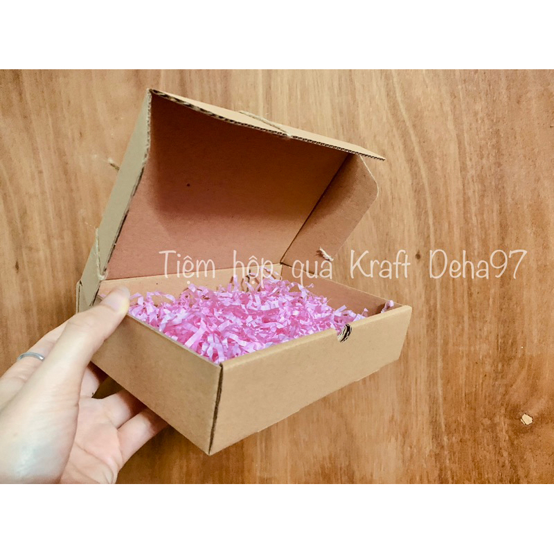 HỘP QUÀ 18x12x4cm decor dây thừng kèm rơm lót