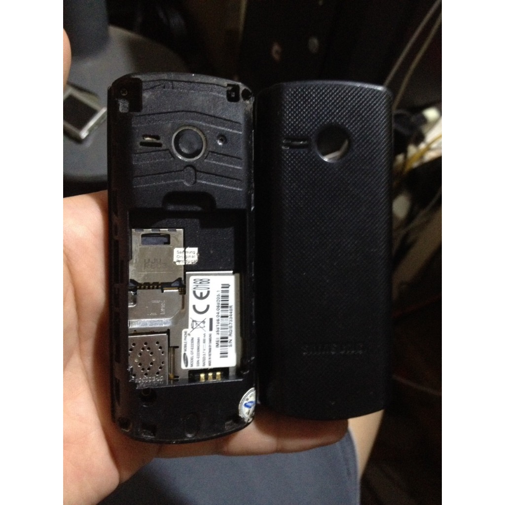 Xác SAMSUNG E2330M nhận sjm có sóng, loa to rõ, rung mạnh tê tay, còn tem , máy không bin, ae mua vọc vạch