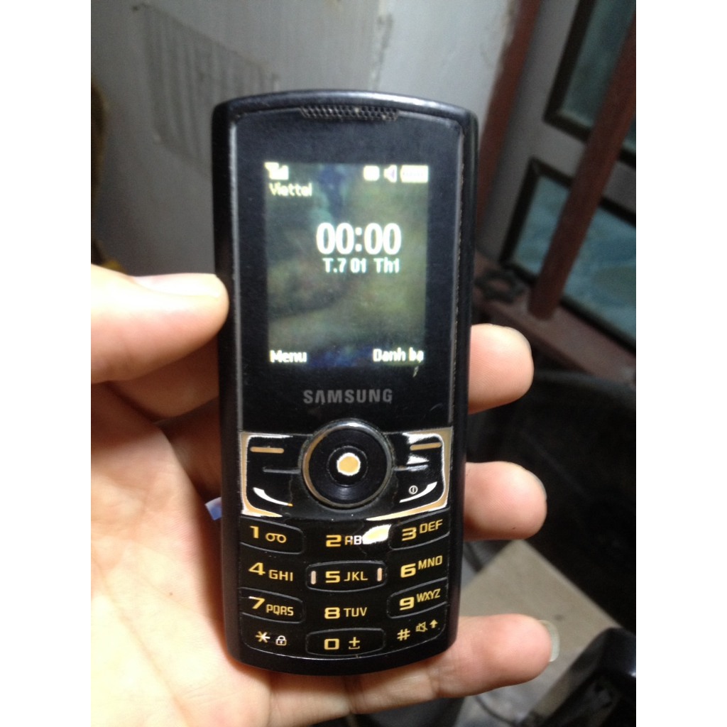 Xác SAMSUNG E2330M nhận sjm có sóng, loa to rõ, rung mạnh tê tay, còn tem , máy không bin, ae mua vọc vạch