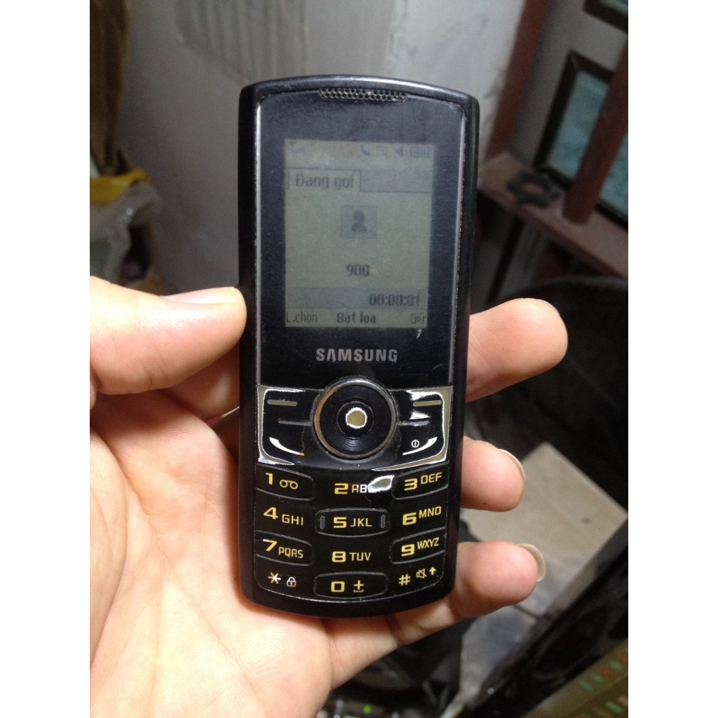 Xác SAMSUNG E2330M nhận sjm có sóng, loa to rõ, rung mạnh tê tay, còn tem , máy không bin, ae mua vọc vạch