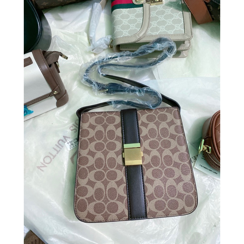 Túi đeo vai đeo chéo