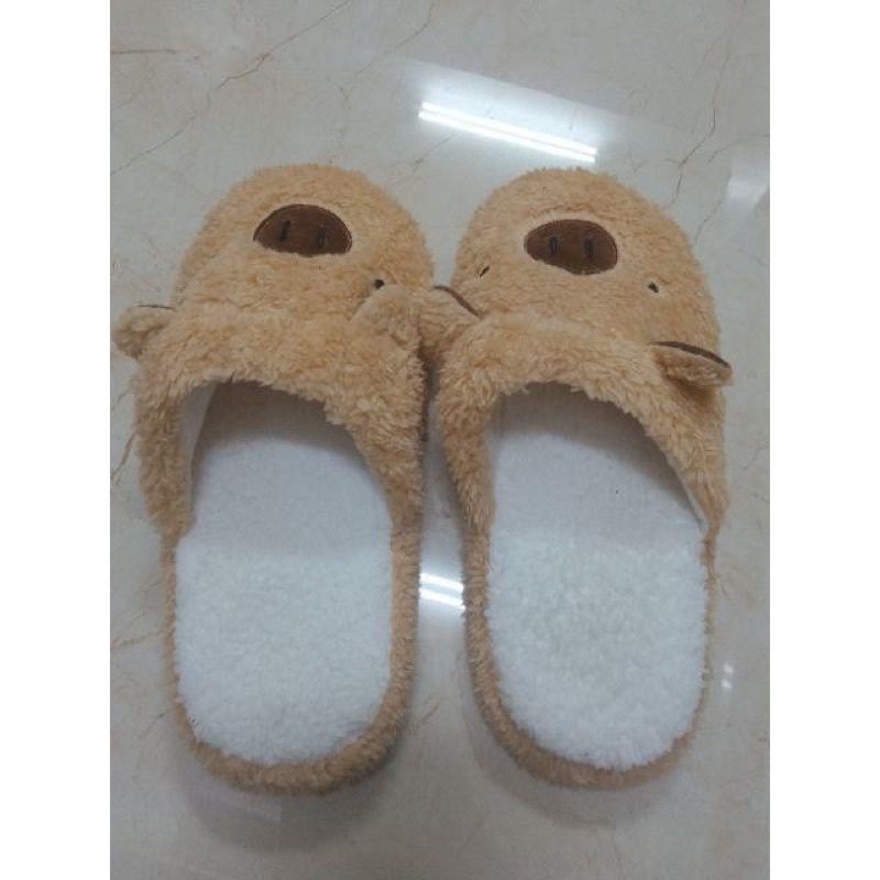 Dép đi trong nhà hình lợn