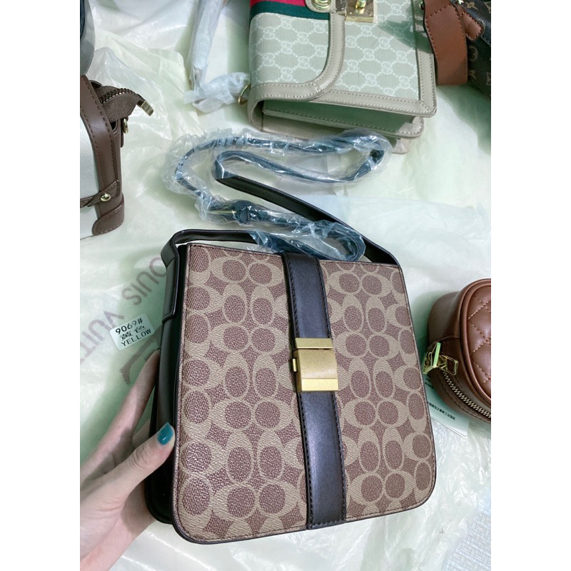 Túi đeo vai đeo chéo