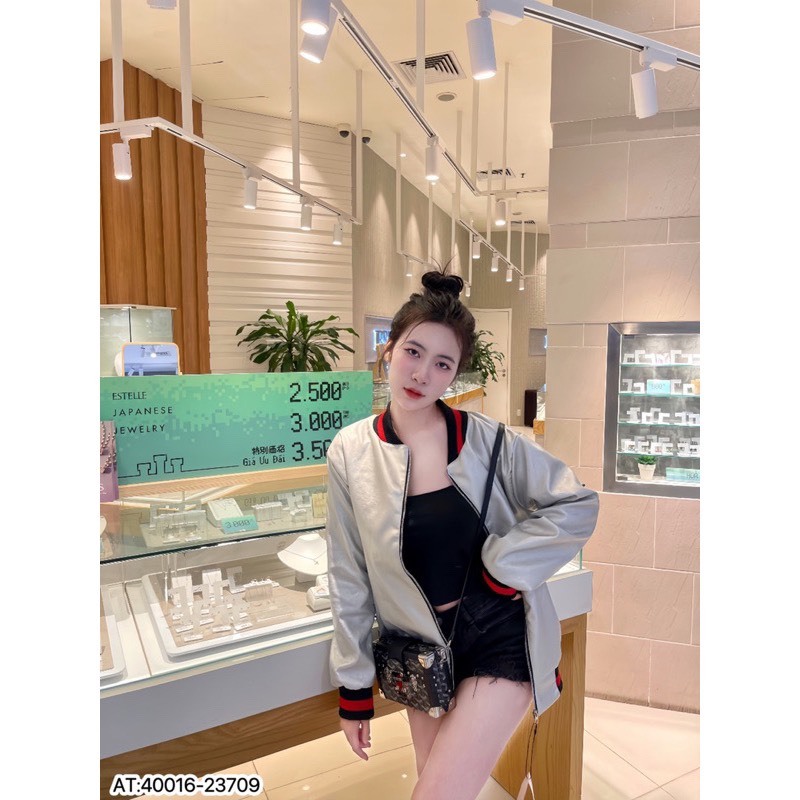 Áo Khoác Bomber GC Màu Bạc Họa Tiết Phối Da Sang Chảnh