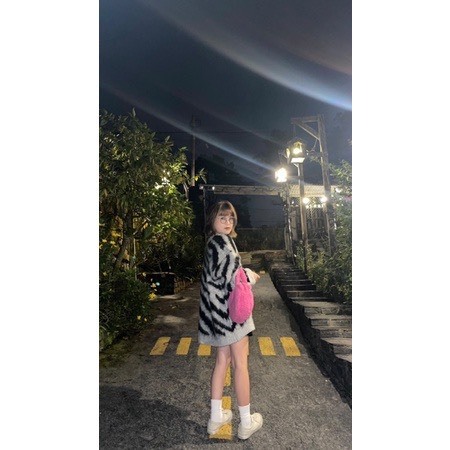 Áo Len Striped Form Oversized Ngựa Vằn Dành Cho Giới Trẻ