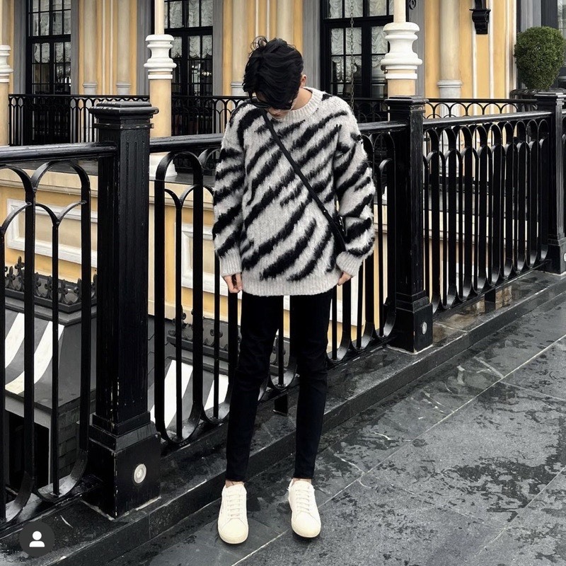Áo Len Striped Form Oversized Ngựa Vằn Dành Cho Giới Trẻ