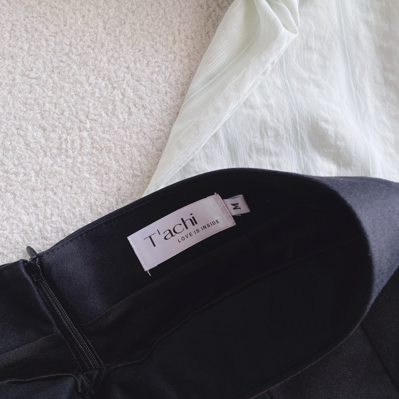 SET ÁO SƠ MI TAY DÀI SỌC PHỐI DÂY CỔ VÀ STICKER + CHÂN VÁY XOÈ XẾP LY XANH