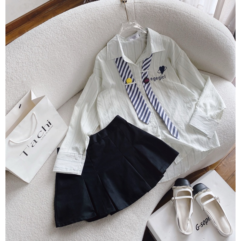 SET ÁO SƠ MI TAY DÀI SỌC PHỐI DÂY CỔ VÀ STICKER + CHÂN VÁY XOÈ XẾP LY XANH