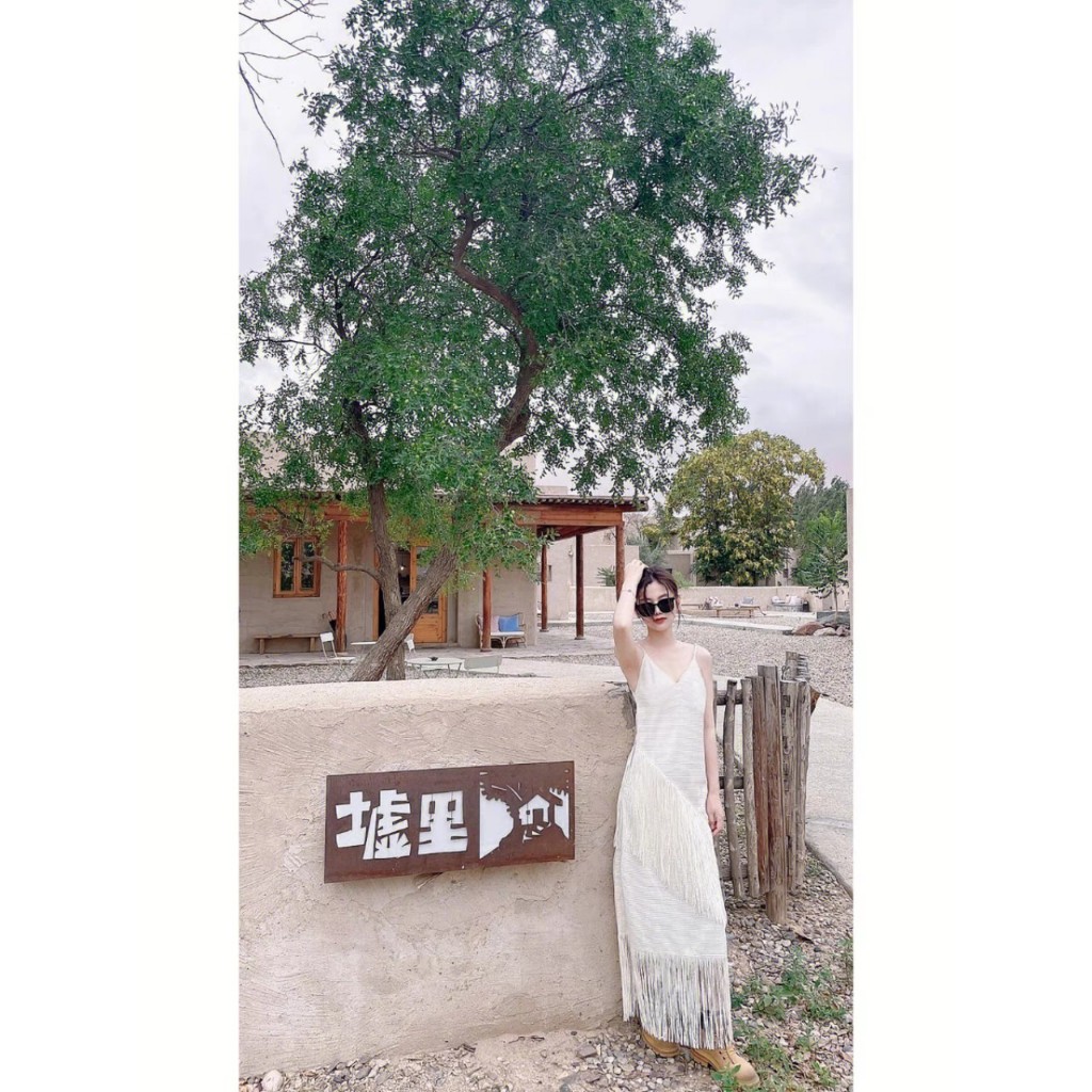 Váy maxi 2 dây màu trắng mix tua rua phong cách boho - MS221