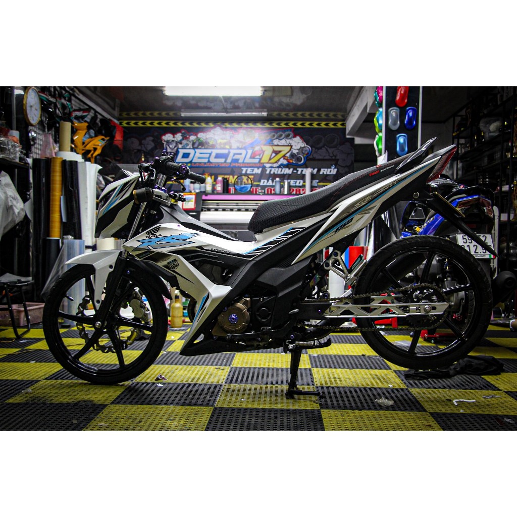 TEM CHẾ SONIC TRẮNG XANH XE TRẮNG !