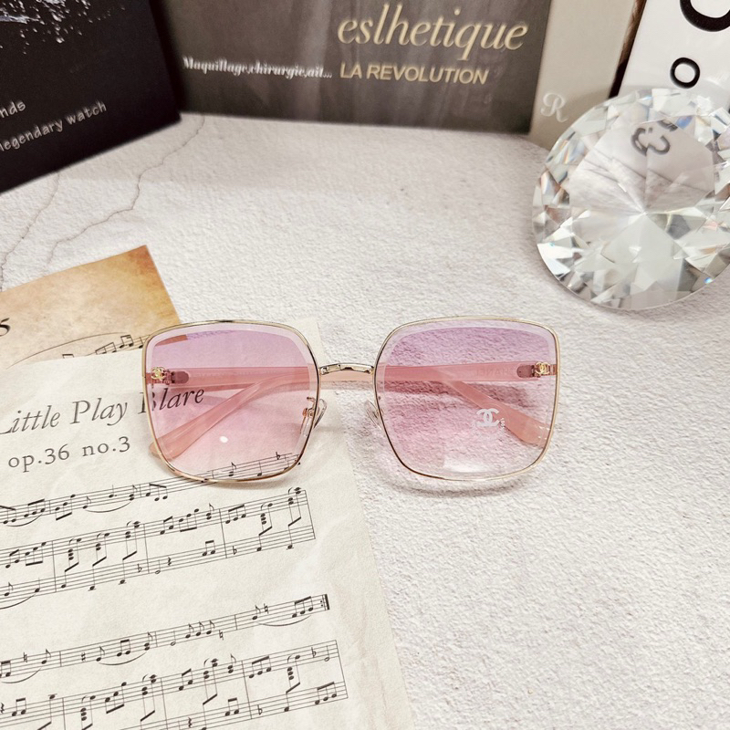 KÍNH CNN HỒNG BABY màu cưng lắm ạ