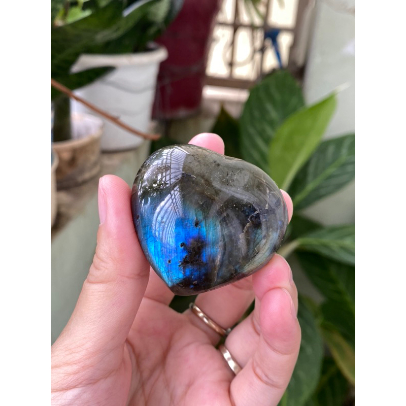 Viên tim đá hắc nguyệt quang - LABRADORITE PALM STONE HEART - tự nhiên trang trí @gocdoquyen