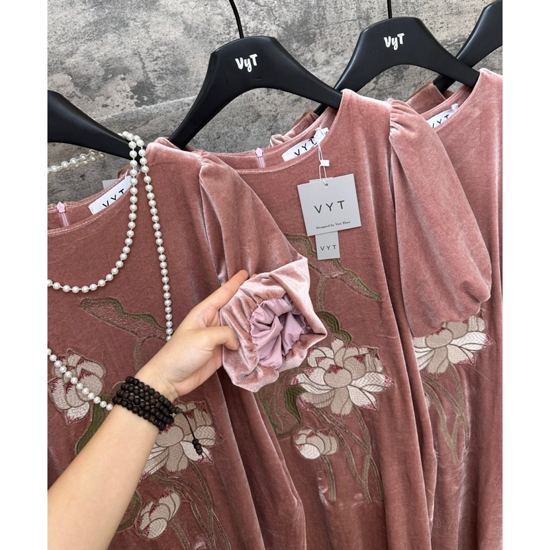 Váy nhung thêu tay bồng cực xinh nha