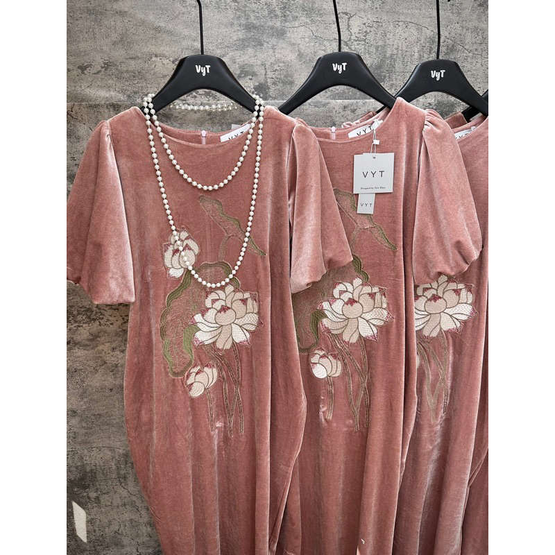 Váy nhung thêu tay bồng cực xinh nha