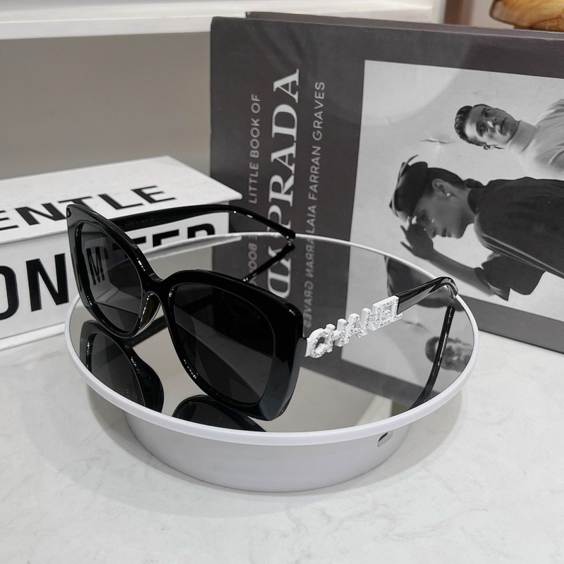 Kính Chaneo thời trang gọng đính đá sang chảnh