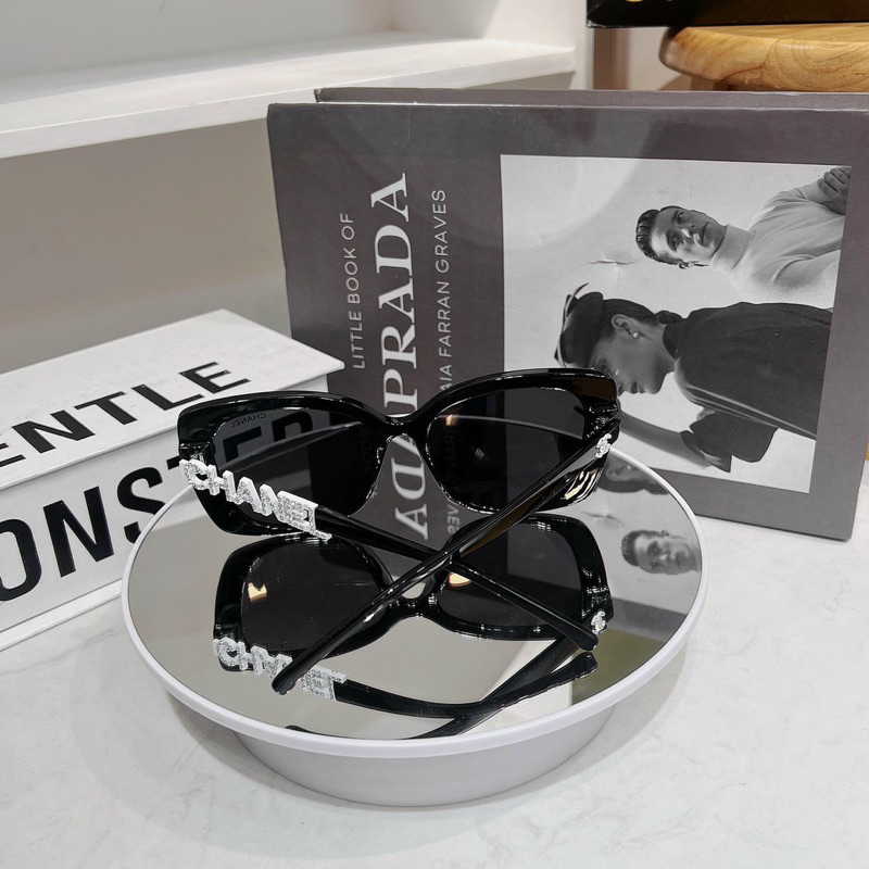 Kính Chaneo thời trang gọng đính đá sang chảnh