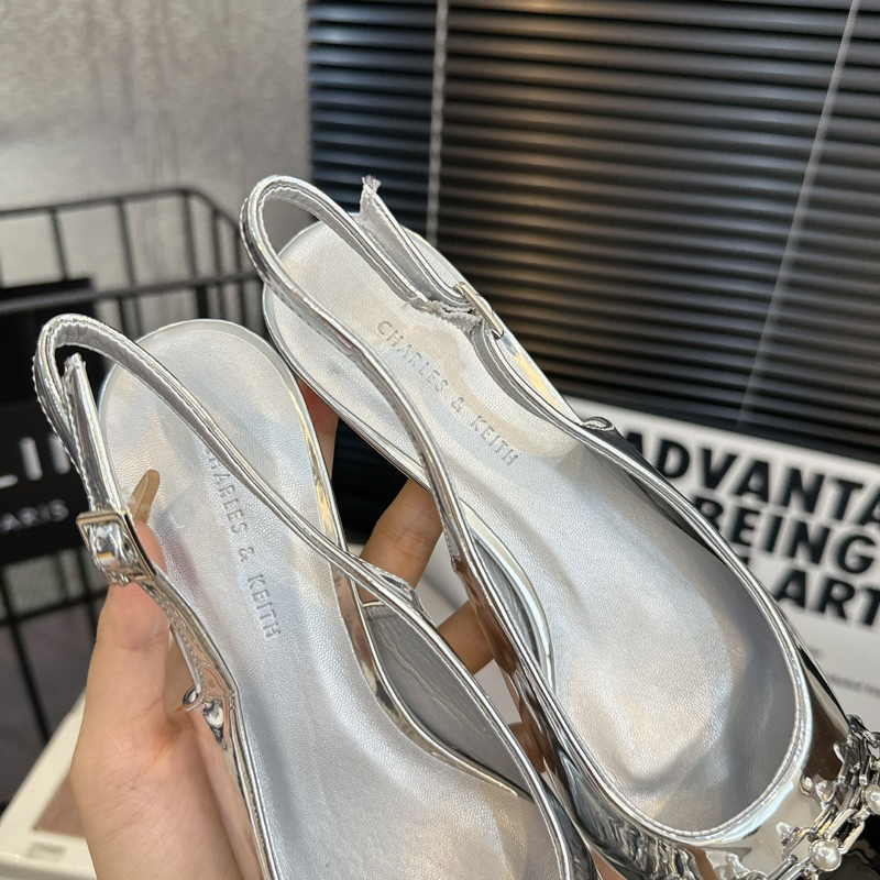 Giày CNK đế cao 3cm cực xinh full hộp