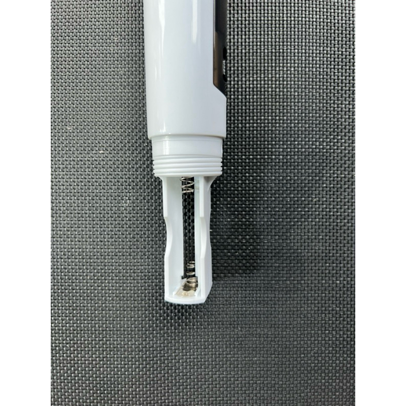 MICRO KHÔNG DÂY KARAOKE ĐA NĂNG EHOONA E-15 - có màn hình LCD, hỗ trợ jack 6.5mm và 3.5mm phù hợp với mọi loa karaoke.