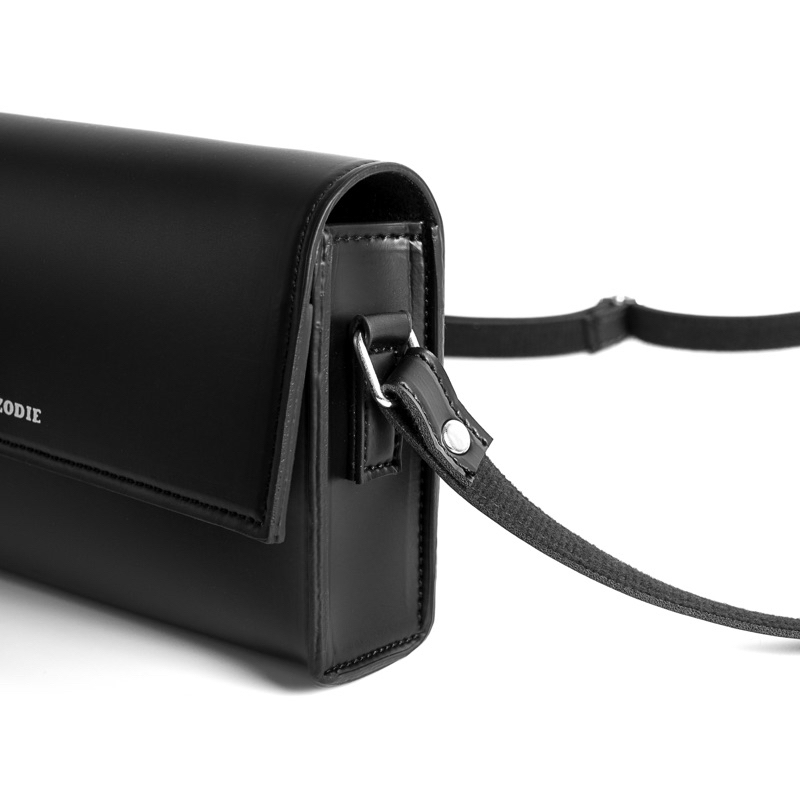 Túi điện thoại đeo chéo màu đen da si