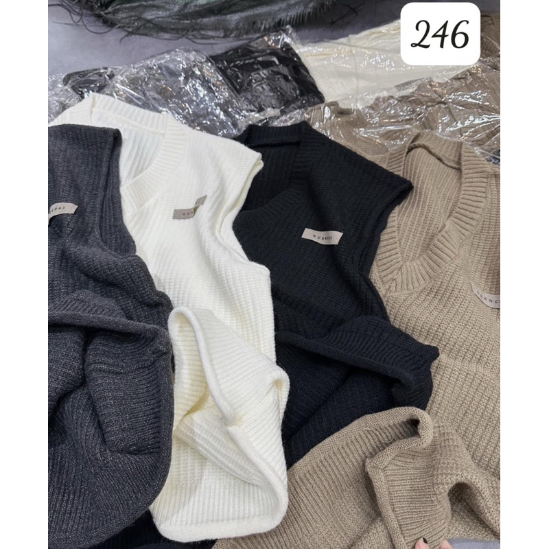 Áo gile cố V vạt xoăn logo chữ GUANGPAI - form to