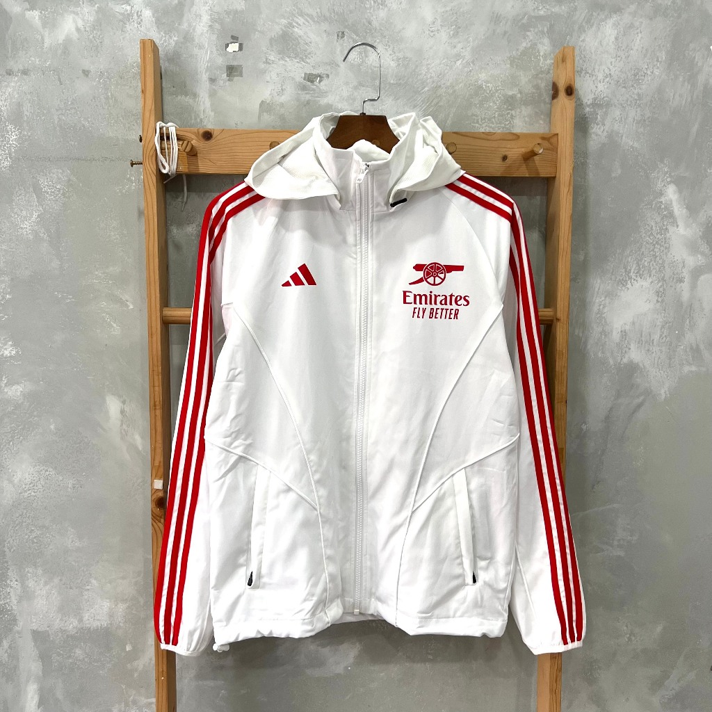 Áo khoác Arsenal 2023 logo cây súng vải gió trượt nước, chống nắng sọc đỏ dài