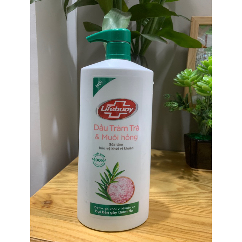 Sữa tắm Lifebuoy Dầu tràm trà và muối hồng chai 800g date 2/2026