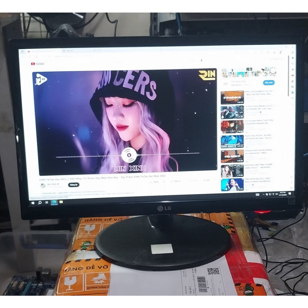 Màn lg 22in bi 1 sọc giữa màn  dùng xem camera y bài