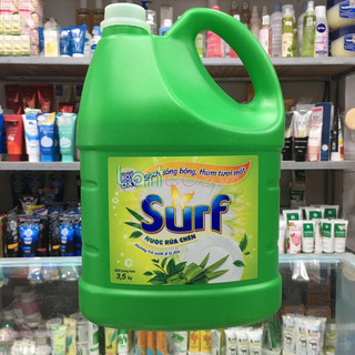 Nước rửa chén Surf hương trà xanh và lá dứa
