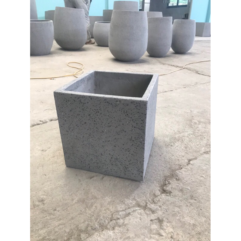 chậu xi măng đá mài hình vuông 70x70