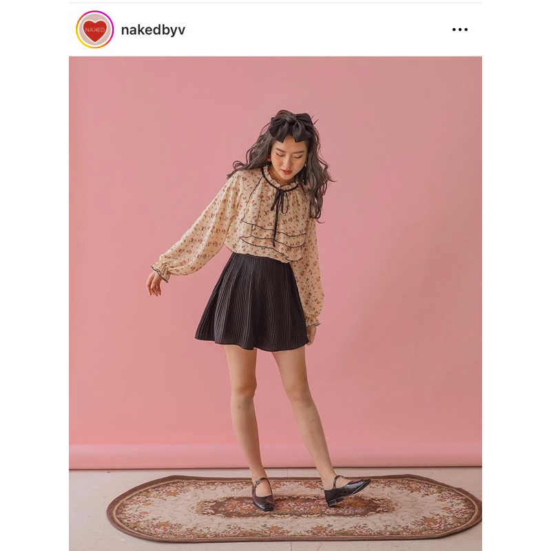 Áo kiểu NakedbyV voan hoa nhí 3 lớp yếm và dây buộc nơ điệu xinh đẹp