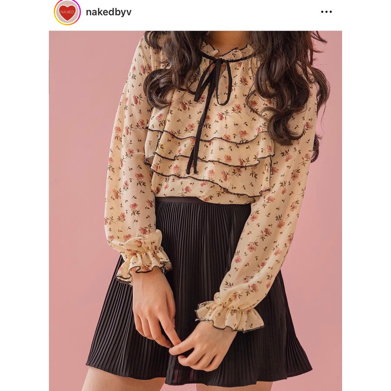 Áo kiểu NakedbyV voan hoa nhí 3 lớp yếm và dây buộc nơ điệu xinh đẹp