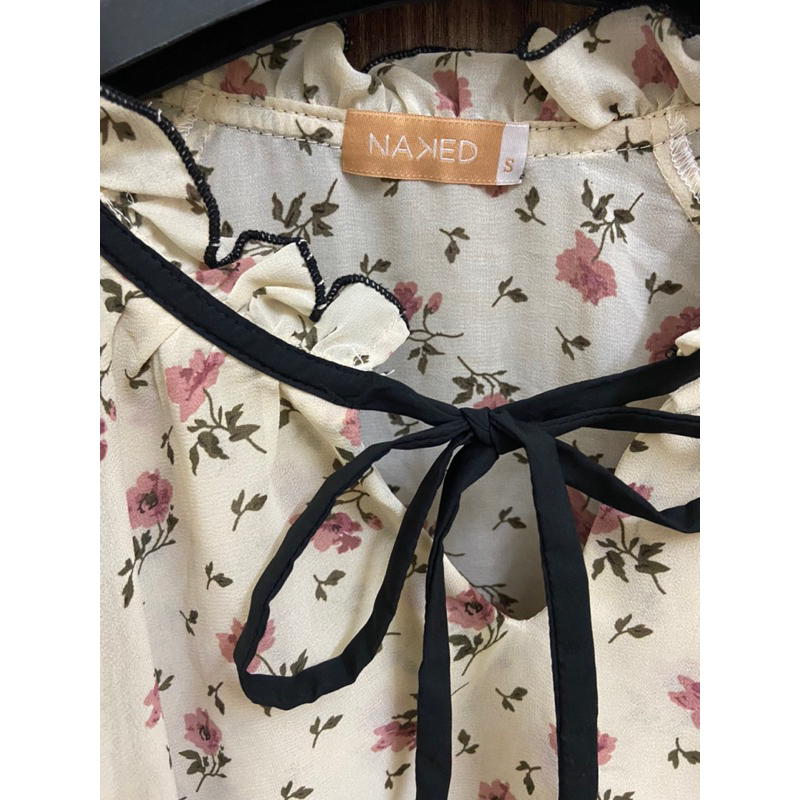 Áo kiểu NakedbyV voan hoa nhí 3 lớp yếm và dây buộc nơ điệu xinh đẹp