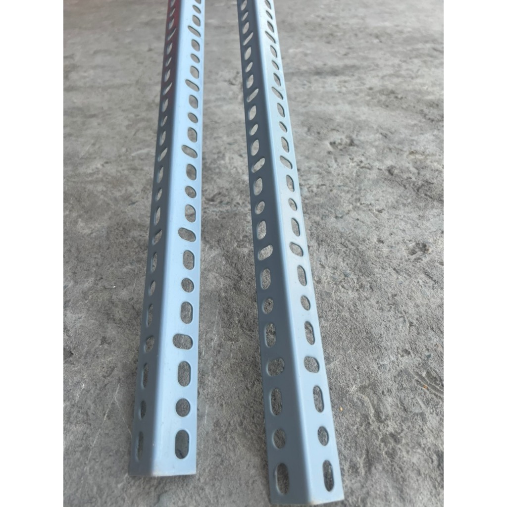 Cây sắt V lỗ ( V3 ) - dài 35cm