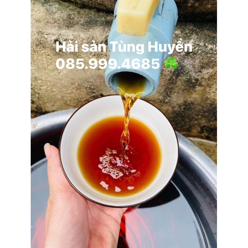Nước mắm gia truyền Bà Thạo được làm từ cá cơm tươi và muối biển tinh khiết, đảm bảo vệ sinh  ATTP, không chất phụ gia