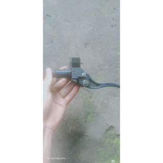 tay thắng bình dầu như hình