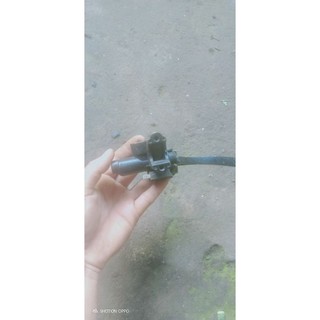tay thắng bình dầu như hình