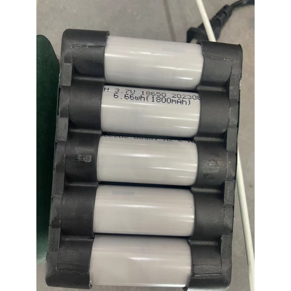 Pin Máy Khoan 21V 6000mah,Loại 15 Cell Pin,Xả 30A,Chân Makita,Bảo Hành 3 Tháng