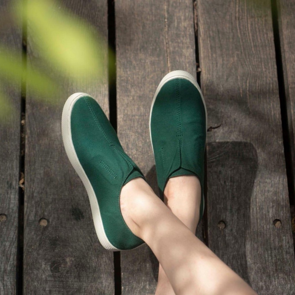 Giày Một vải xanh lá cây không dây