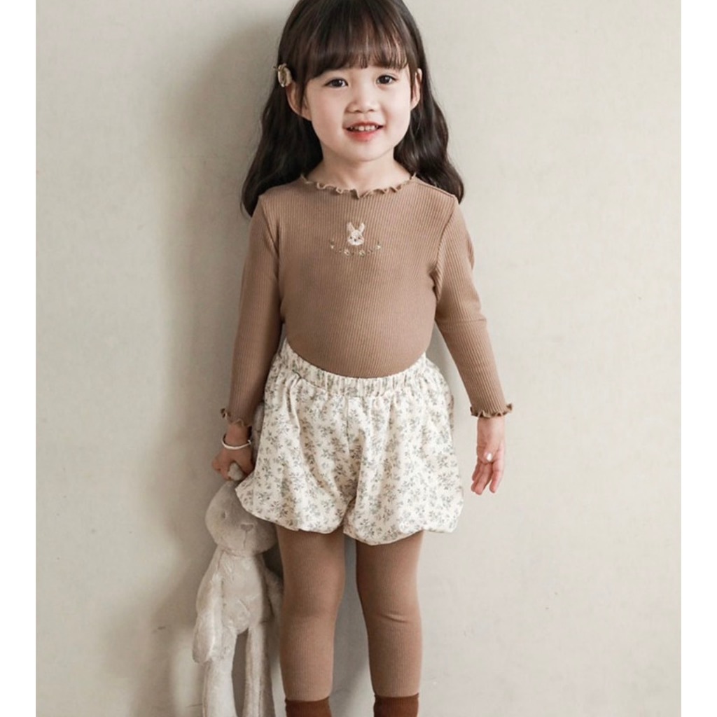 Áo thêu viền bèo cổ thấp trẻ em VNXK